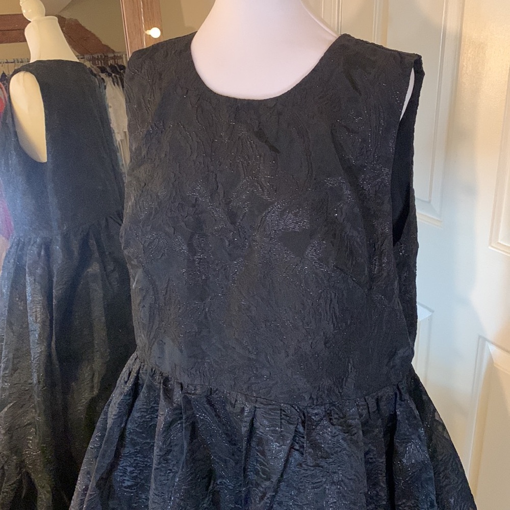 MAC DUGGAL
Mac Duggal Sleeveless High Low Brocade Gown - Picture 5 of 16